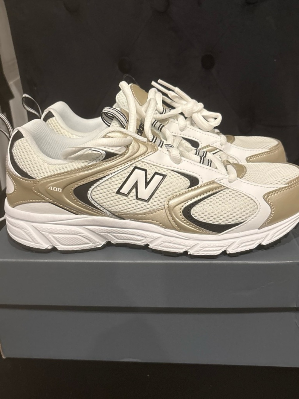 New Balance men’s size 8 408 White and Gold Athletic Sneakers